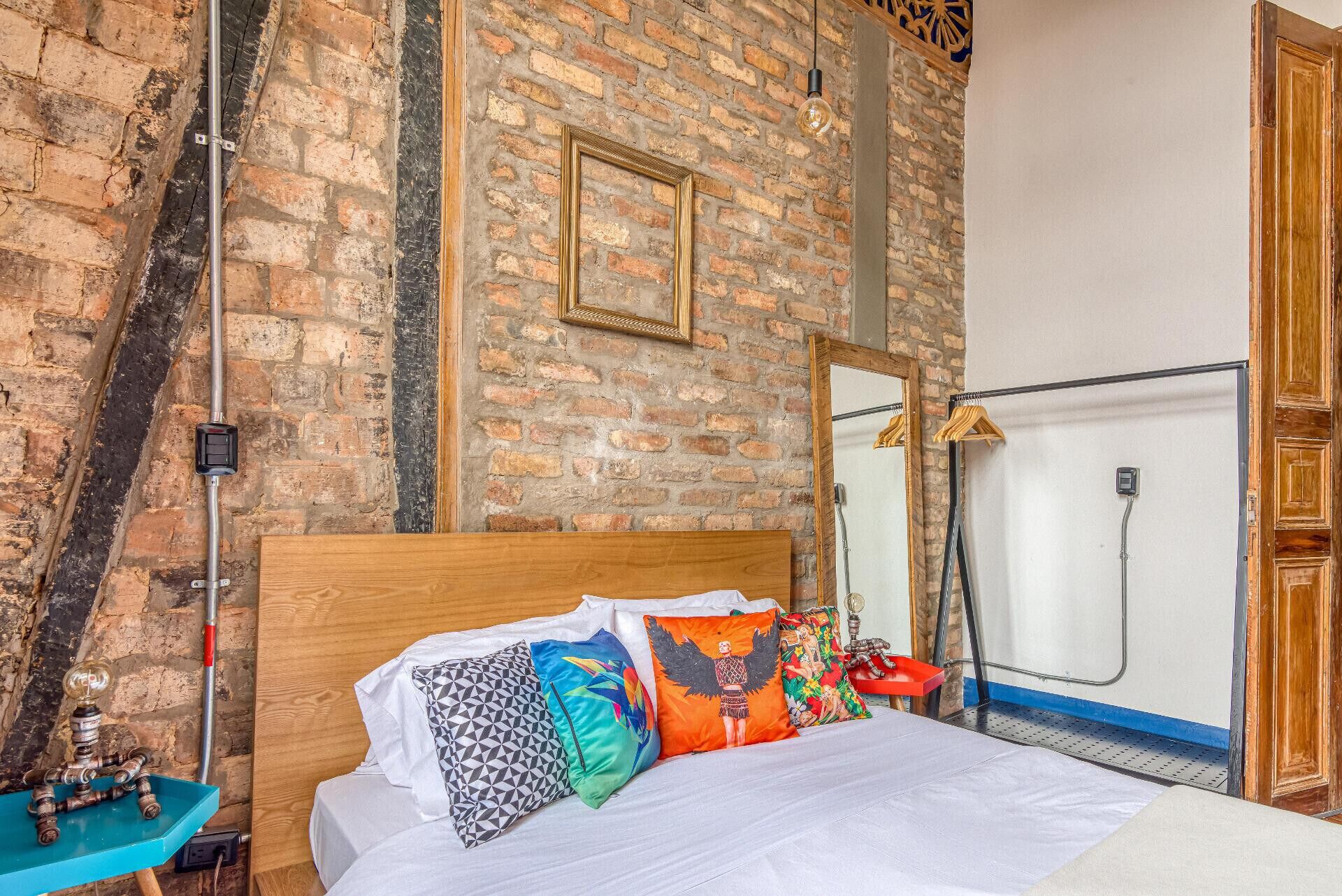 Wifi gratis y ropa de cama 