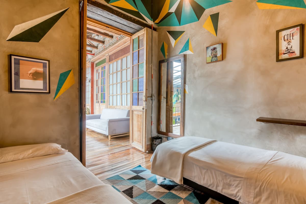 Free WiFi, bed sheets