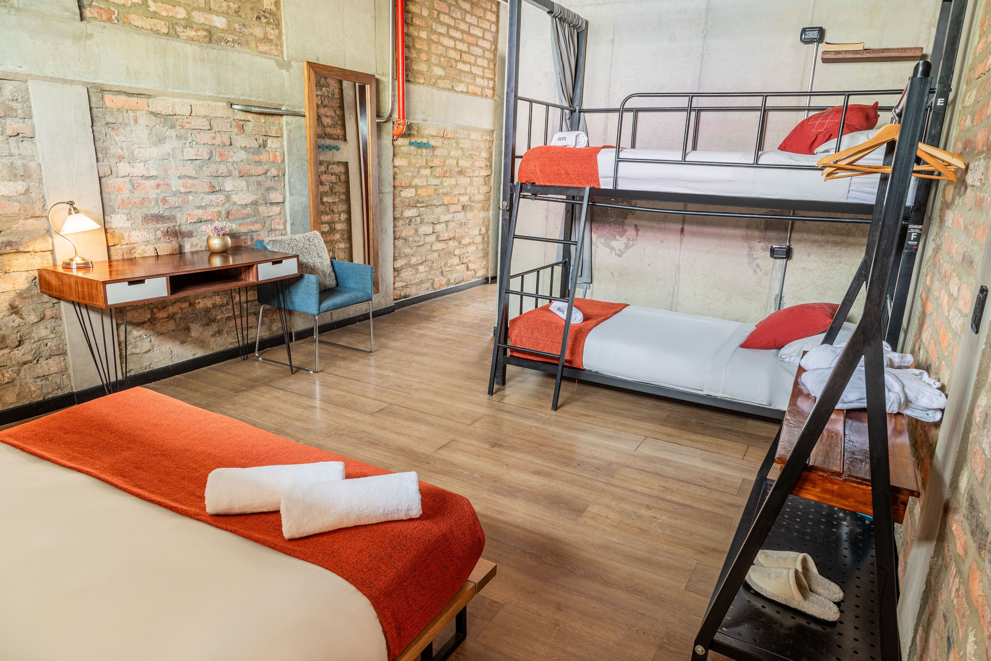 Chambre quadruple Standard | Accès au Wi-Fi (inclus), literie fournie