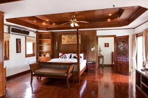 8 bedrooms, desk, free WiFi