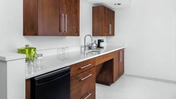 ๊ณ ๊ธ ์นจ๊ตฌ, ์๋ง ์ปคํผ, ๋ค๋ฆฌ๋ฏธ/๋ค๋ฆฌ๋ฏธํ, ๋ฌด๋ฃ ์ ์์ฉ ์นจ๋