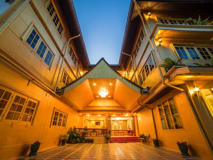 Front of property - evening/night