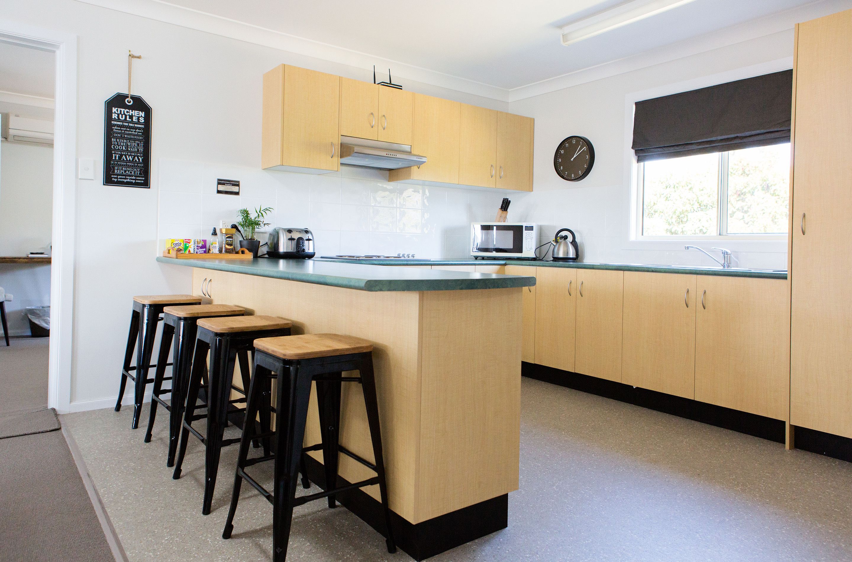 full-sized fridge, microwave, oven, stovetop