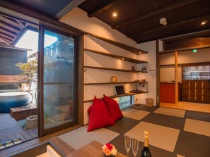 Interior detail - Kiraku Kyoto Gion (Kyoto)