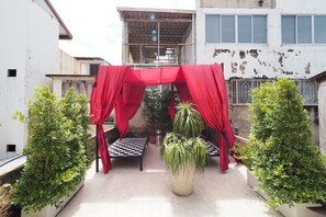 Terrace/patio - Zent & Bao Hostel (Bangkok)