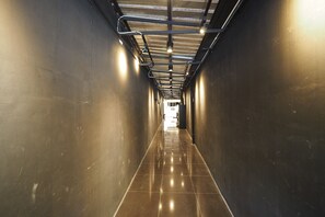 Hallway - Zent & Bao Hostel (Bangkok)