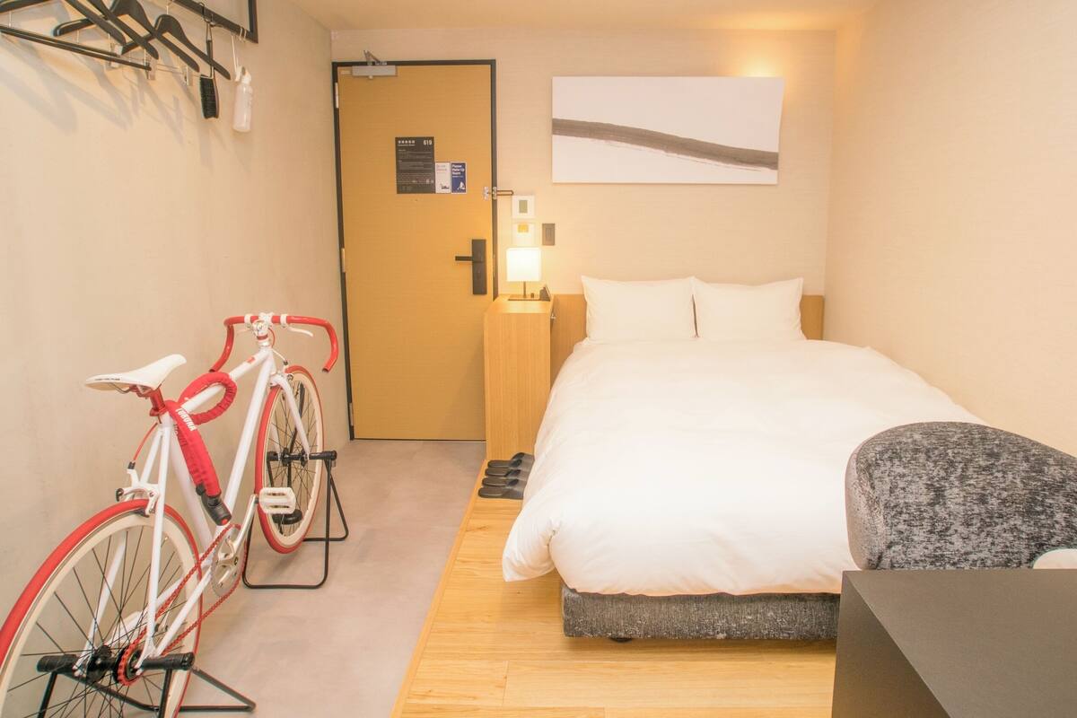 1 bedroom, desk, free WiFi, bed sheets