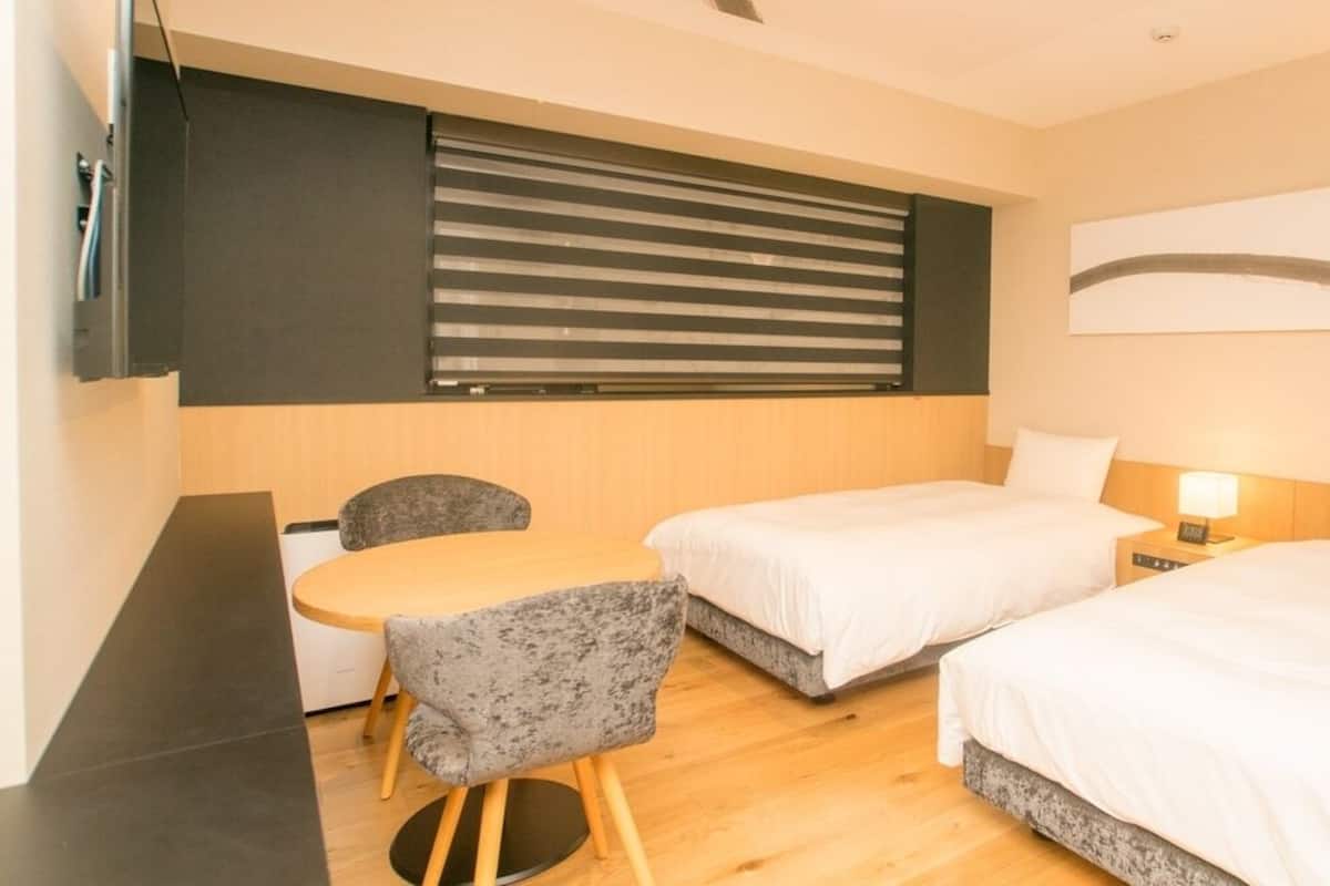 1 chambre, bureau, Wi-Fi gratuit, draps fournis