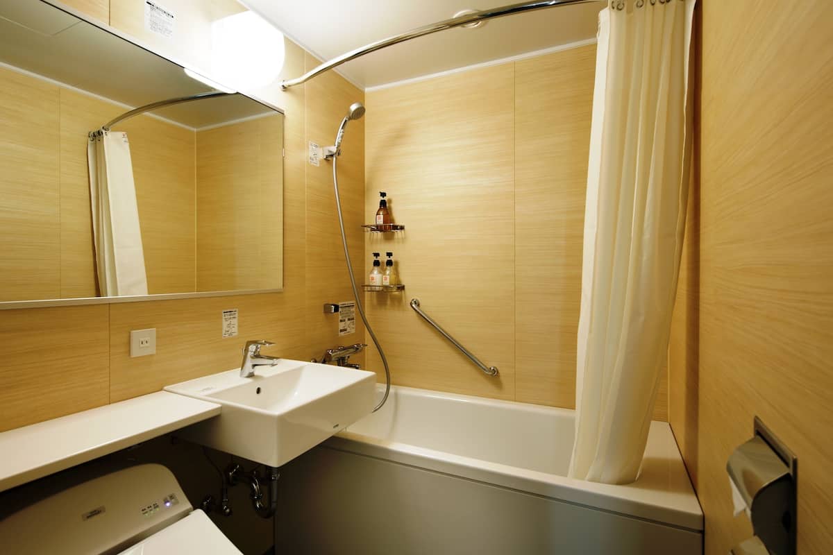 shower, free toiletries, hair dryer, slippers