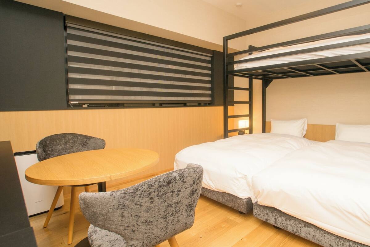 1 bedroom, desk, free WiFi, bed sheets