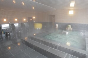 Bồn tắm spa trong nhà
