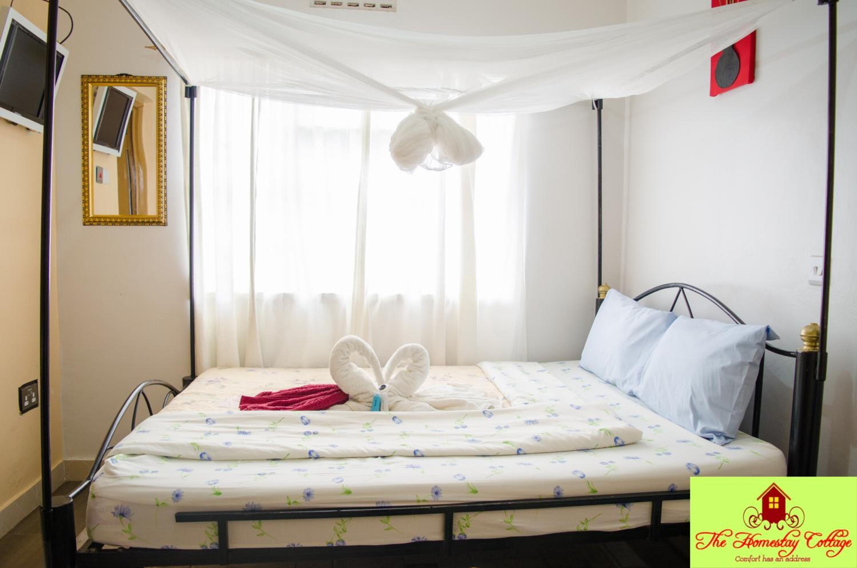 desk, laptop workspace, soundproofing, cots/infant beds