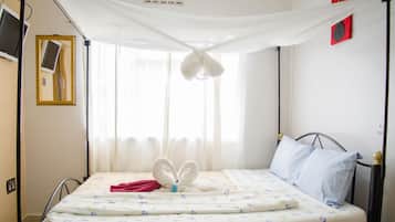 Habitació doble | Escriptori i espai de treball apte per a portàtils