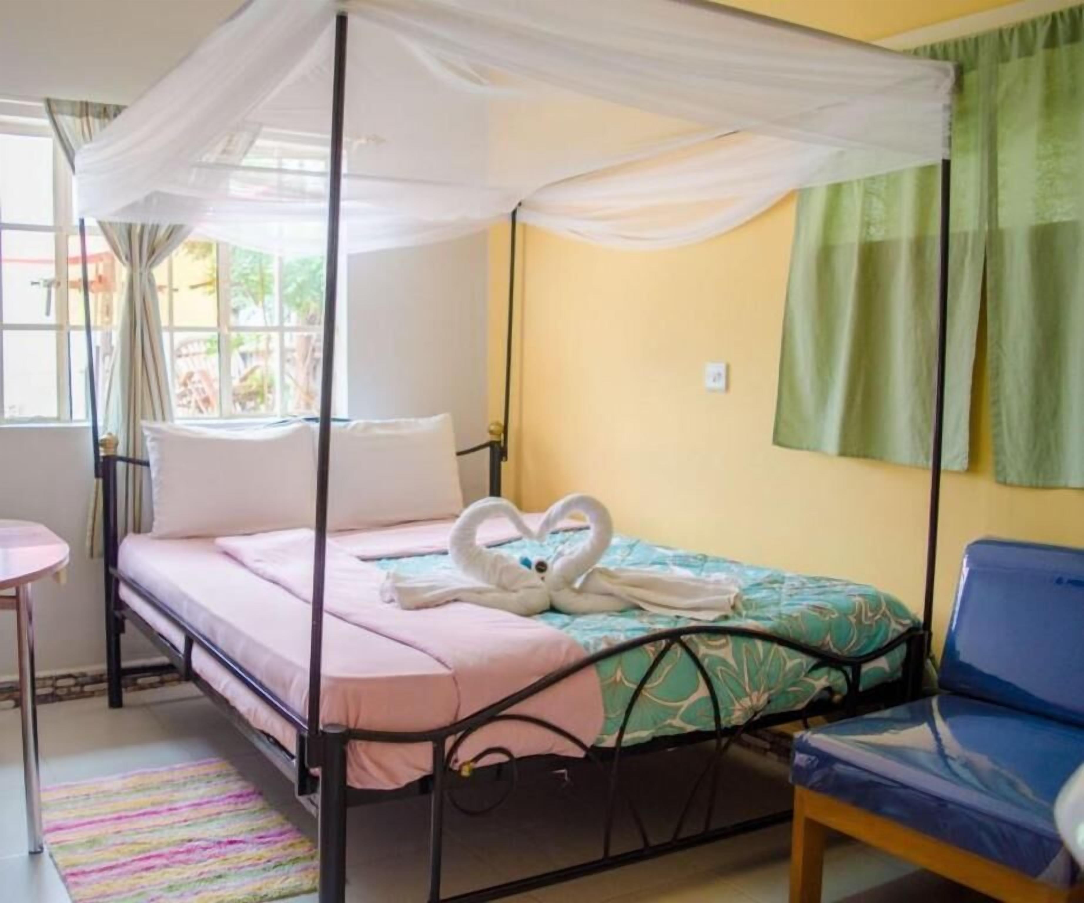 Desk, laptop workspace, soundproofing, cots/infant beds