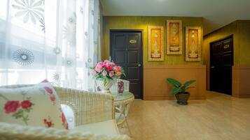 Deluxe Double Room | In-room safe, individually decorated, free WiFi