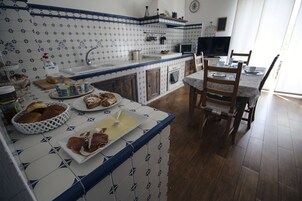 Desayuno buffet diario (EUR 5 por persona)