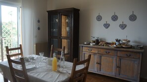 Fridge, electric kettle