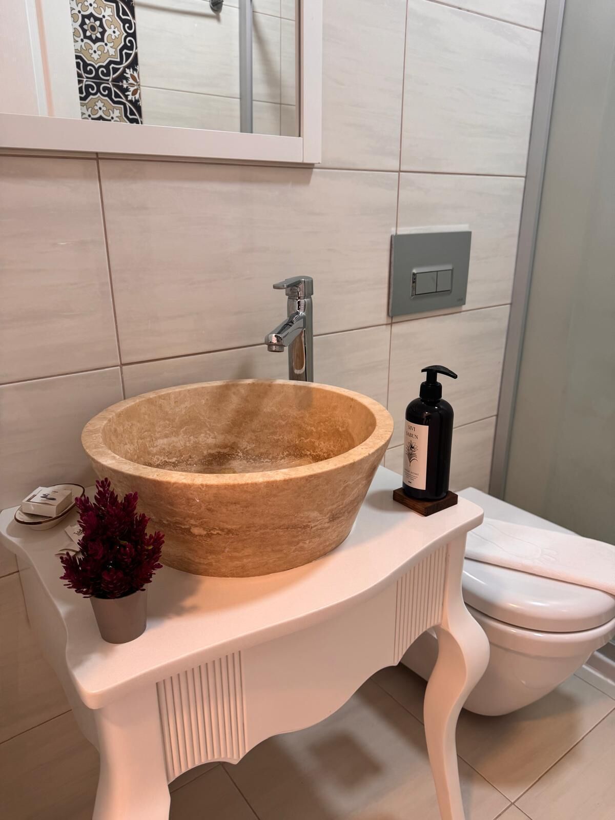 standard double room, sea view | bathroom | shower, free toiletries, hair dryer, slippers