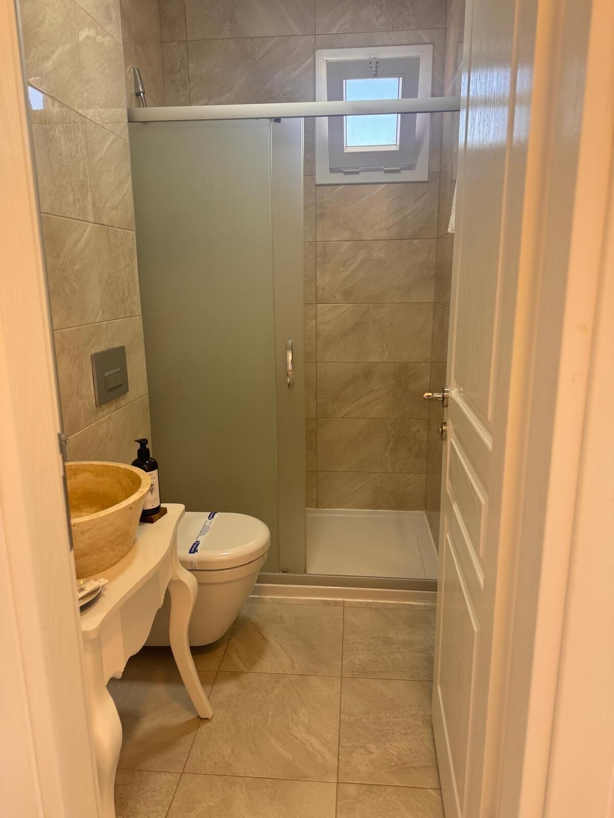 standard double room, garden view | bathroom | shower, free toiletries, hair dryer, slippers