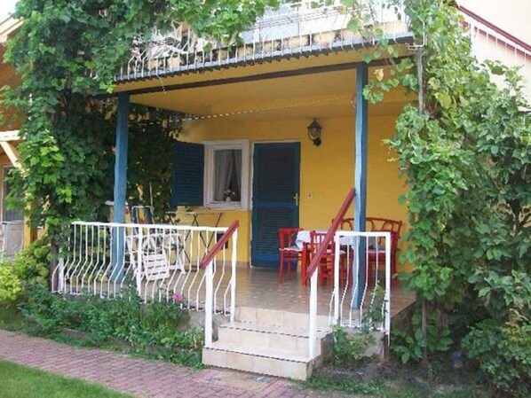 Apartamento clásico, lanai, planta baja | Terraza o patio