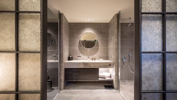 Suite | Bathroom