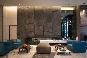 Lobby sitting area - Park Lees Hotel (Kaohsiung)