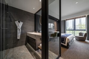 Superior Double Room (V Room) | In-room safe, desk, laptop workspace, free cots/infant beds - Park Lees Hotel (Kaohsiung)