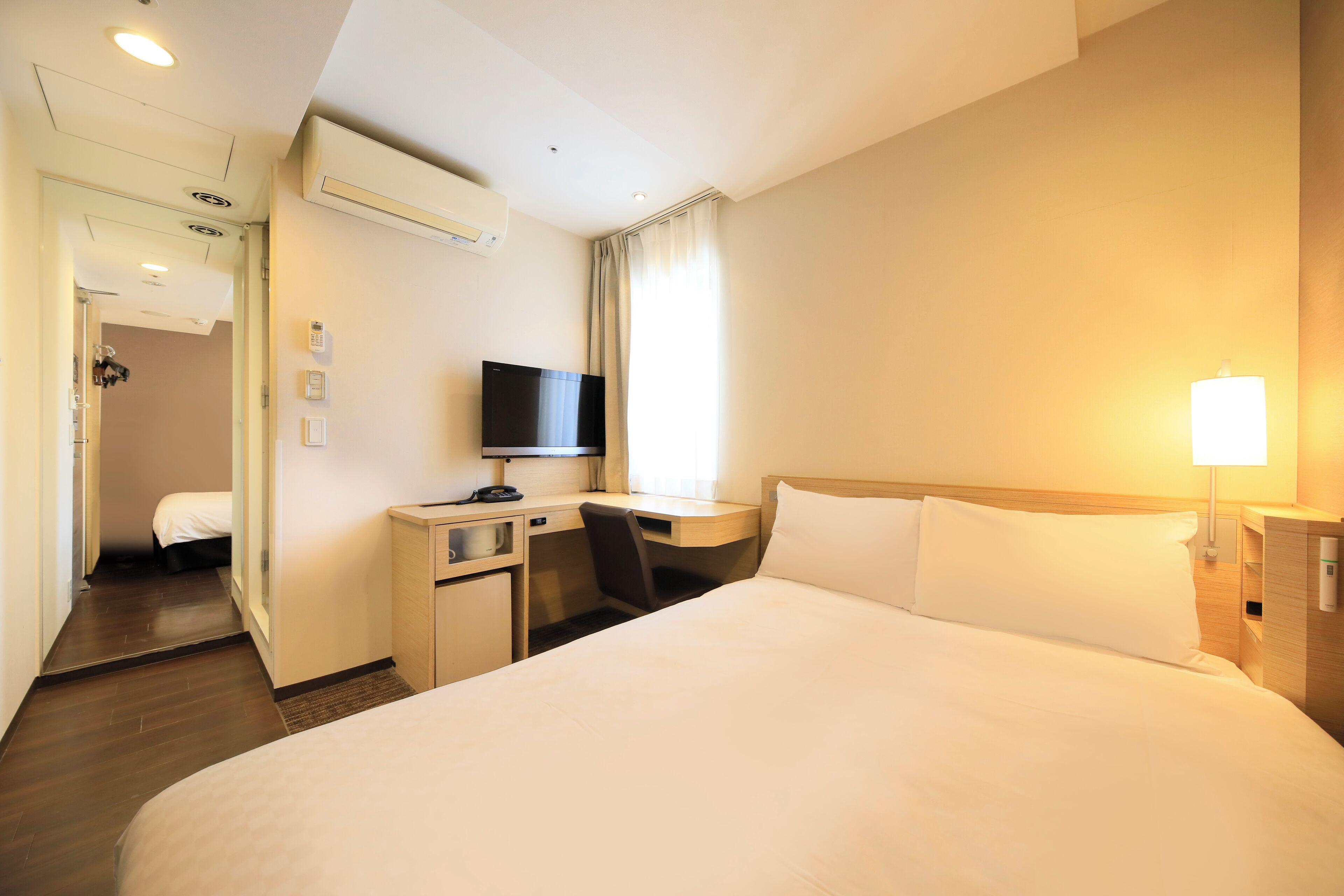economy double room, non smoking | free wifi