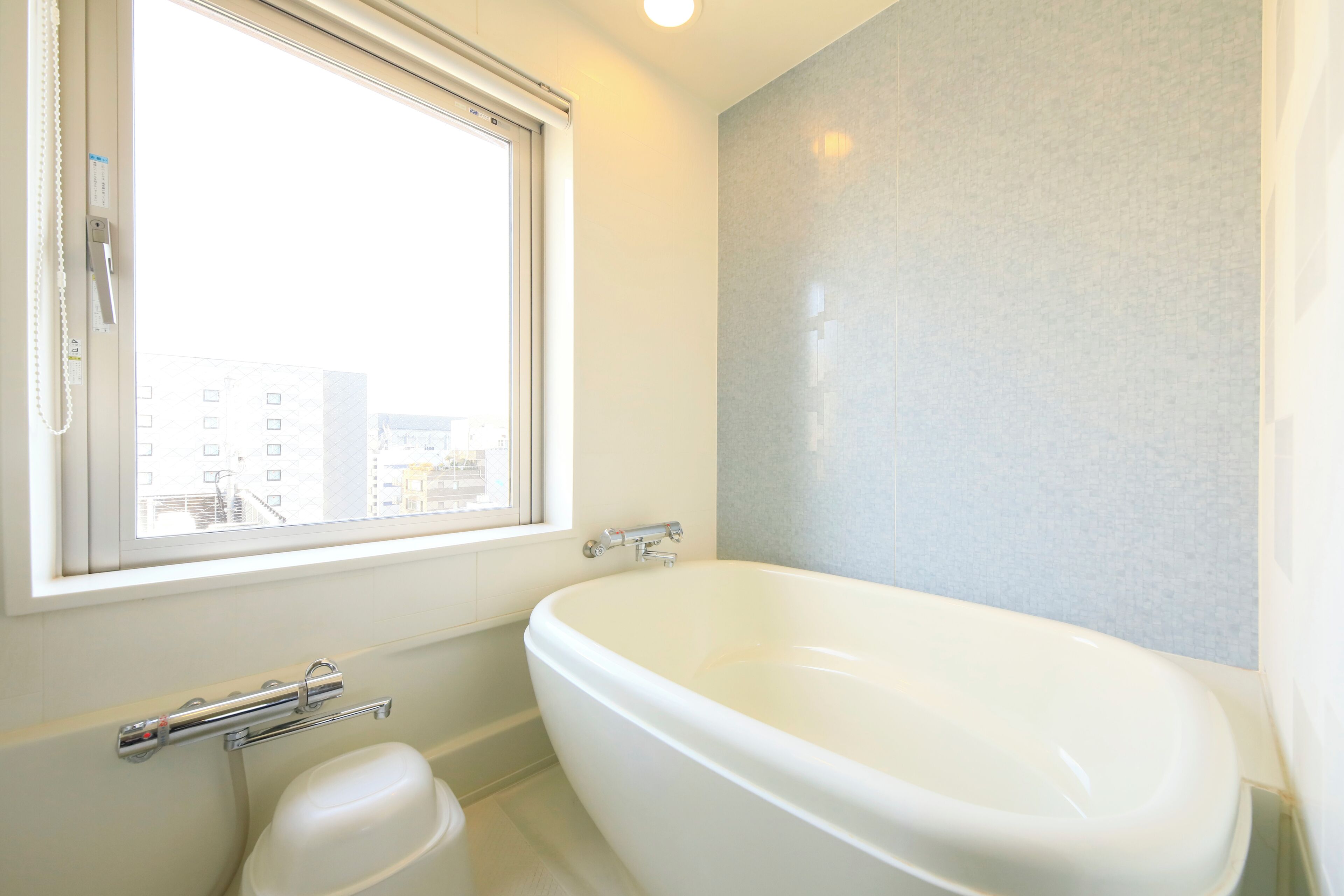 twin room, non smoking | bathroom | shower, towels