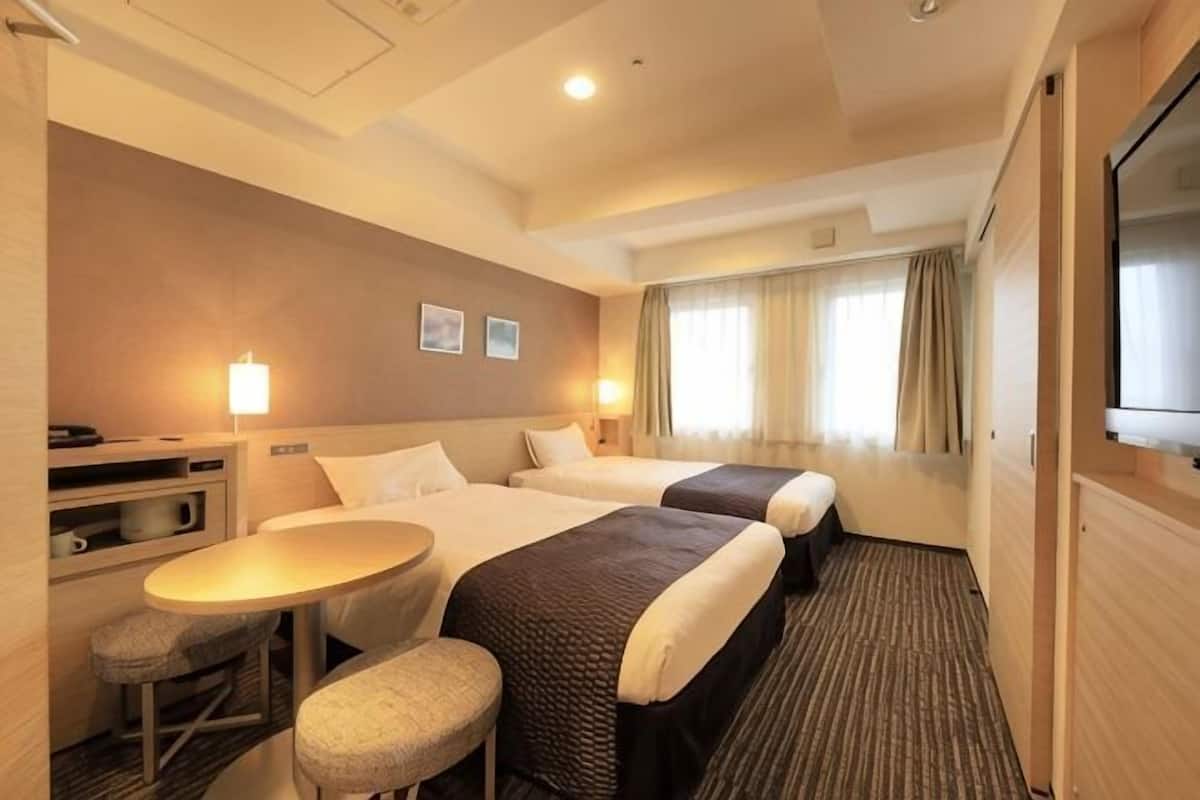 Down comforters, free WiFi, bed sheets