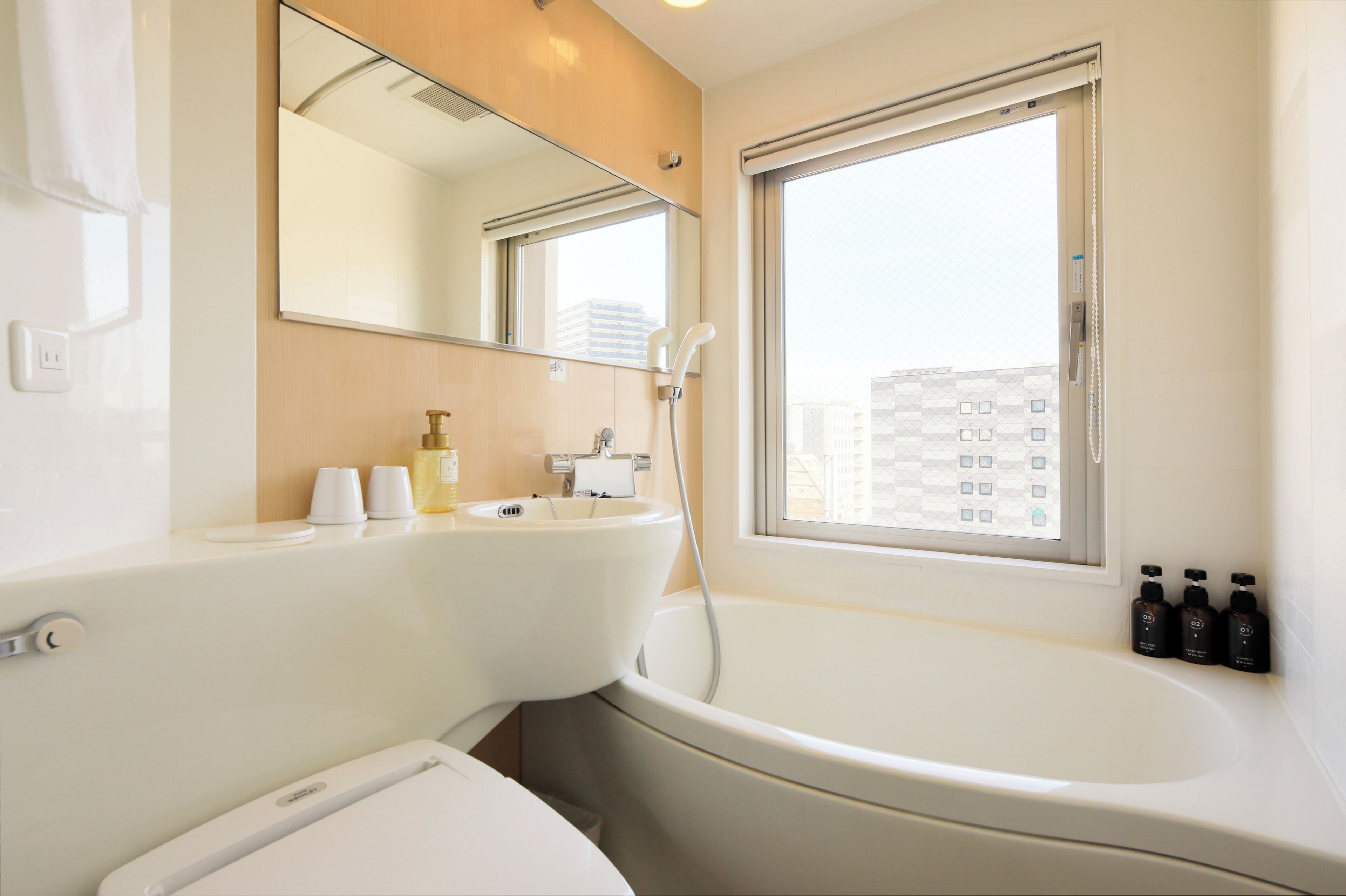 economy double room, non smoking | bathroom | shower, towels