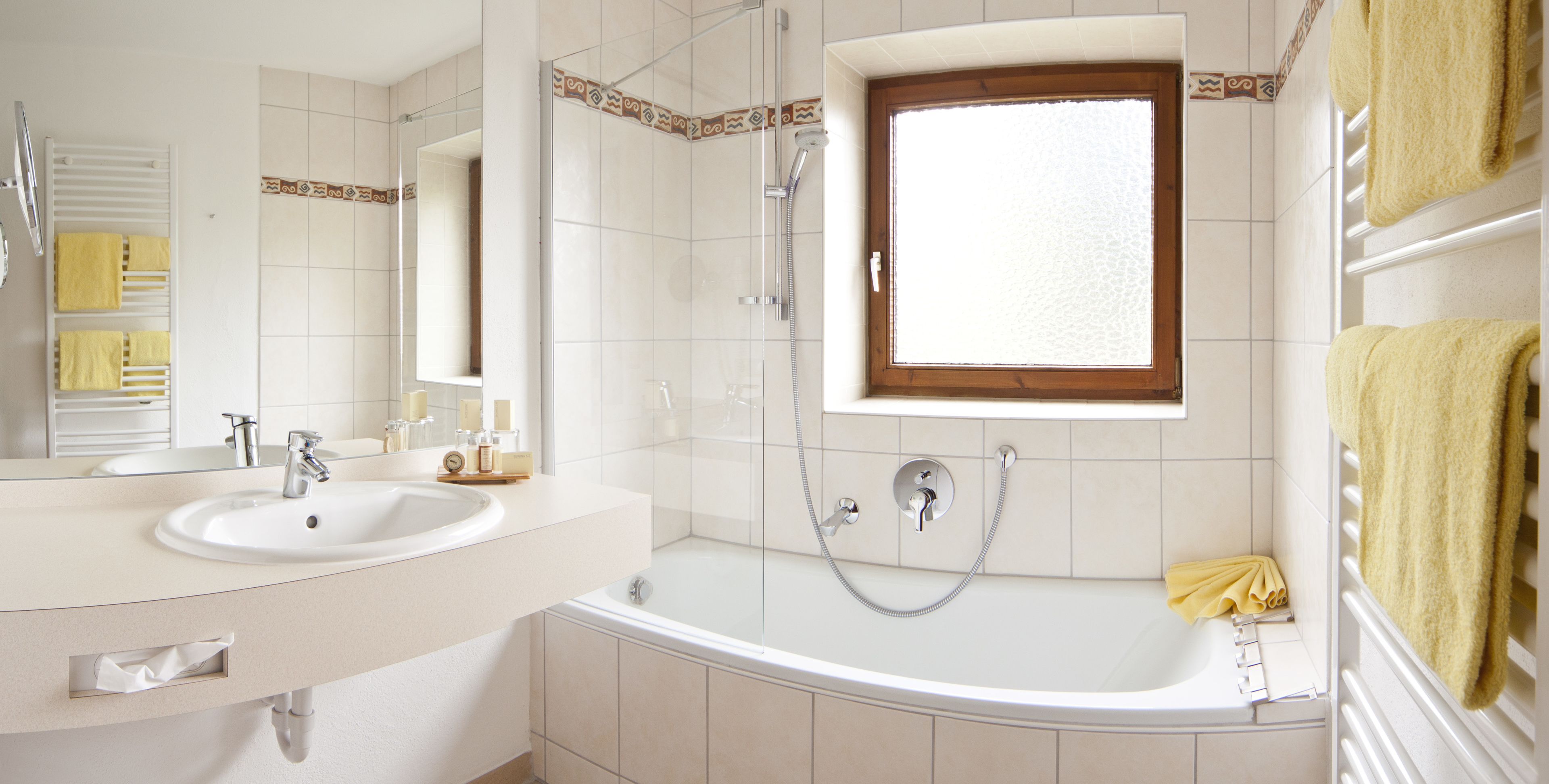 suite, 1 bedroom, balcony | bathroom | free toiletries, hair dryer, bathrobes, slippers