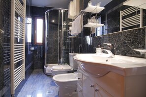 Free toiletries, hair dryer, slippers, towels - Le Petit Prince (Sarajevo)