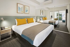 Premium bedding, in-room safe, desk, blackout curtains - Quest Eight Mile Plains (Eight Mile Plains)