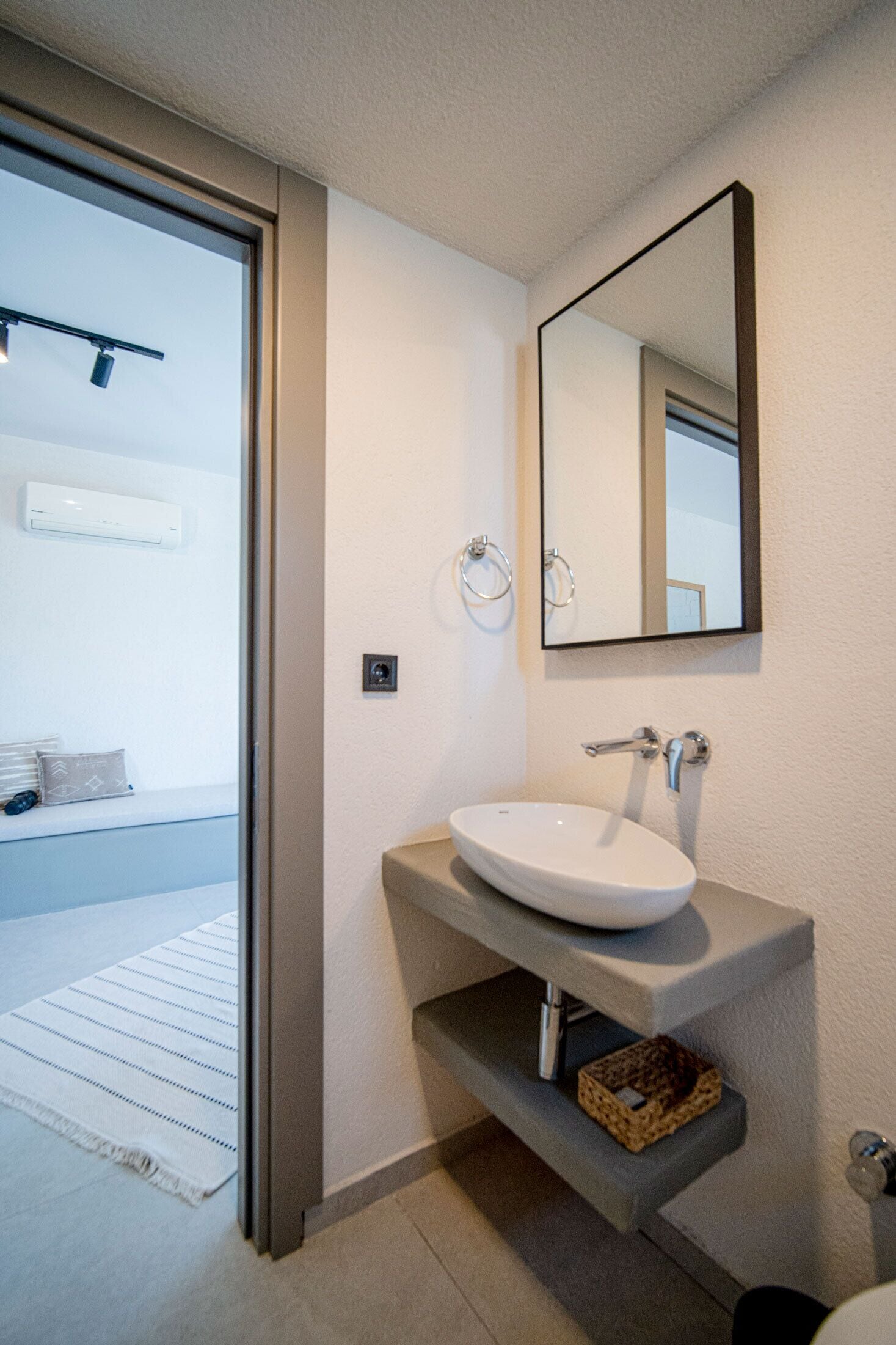 Deluxe Room | Bathroom