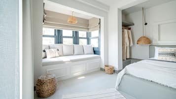 Habitación triple Confort | 1 habitación, tabla de planchar con plancha, wifi gratis y ropa de cama