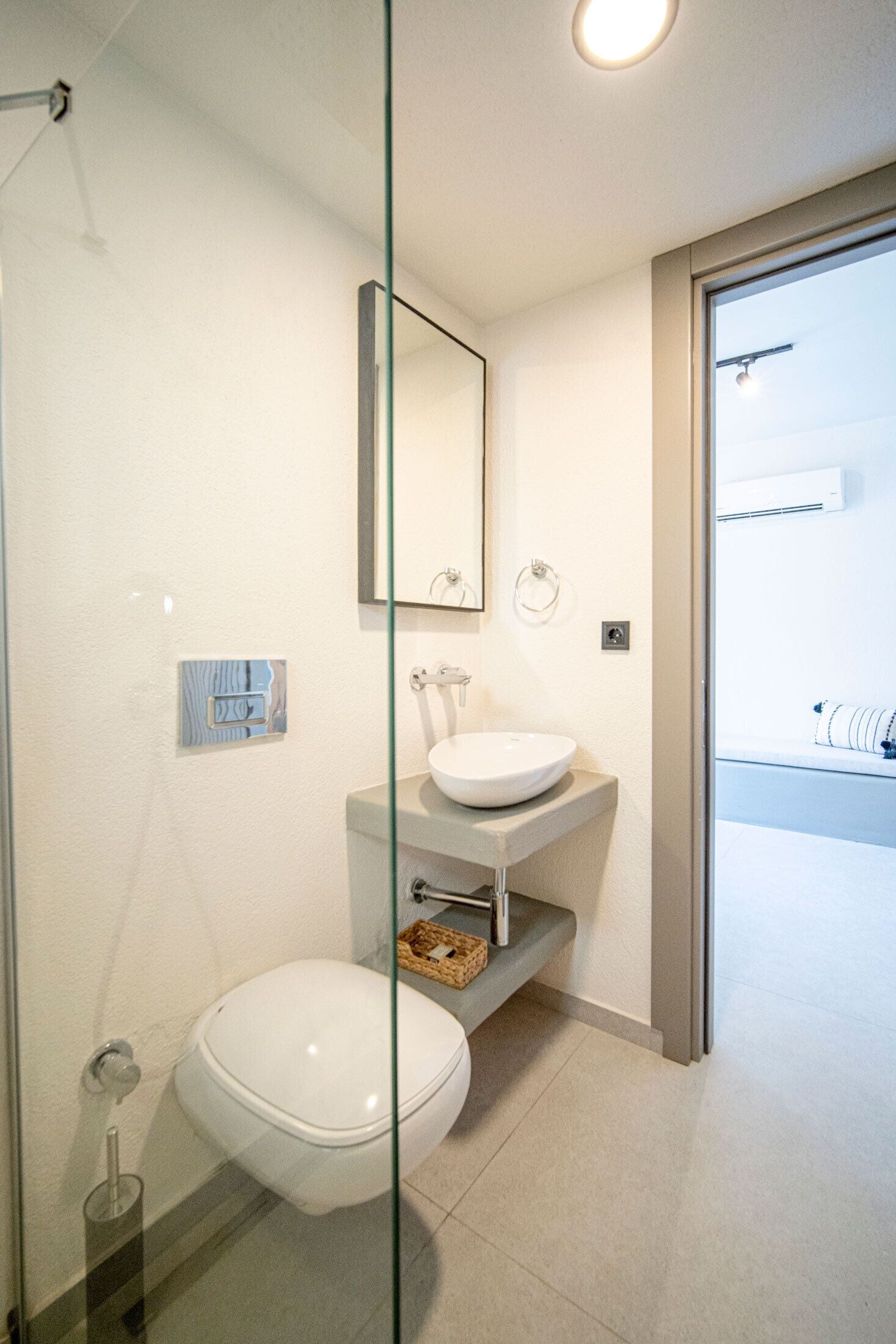 Studio Suite, Private Pool, Pool View | Bathroom | Shower, free toiletries, hair dryer, bathrobes