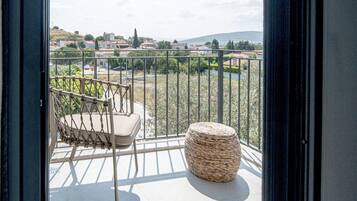 Comfort Triple Room | 1 bedroom, iron/ironing board, free WiFi, bed sheets