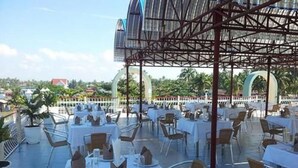 Khu ẩm thực ngoài trời