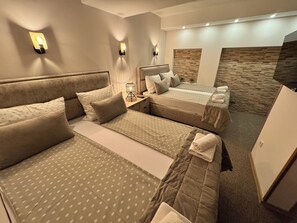 Superior appartement, terras, op het water | Individueel gedecoreerd, individueel gemeubileerd, gratis wifi