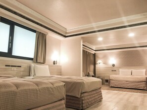 클래식 쿼드룸 | 책상, 노트북 작업 공간, 암막 커튼, 방음 설비