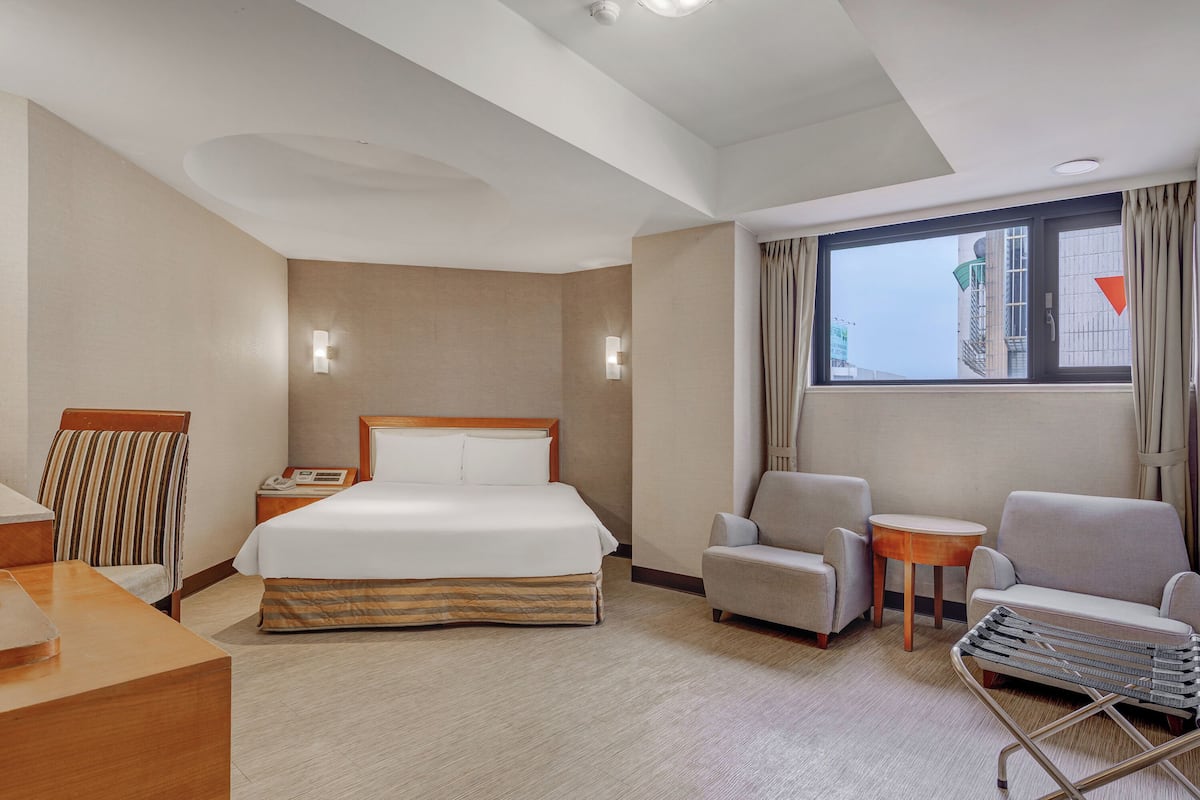 Habitación doble superior | Escritorio, espacio para trabajar con laptop y cortinas blackout