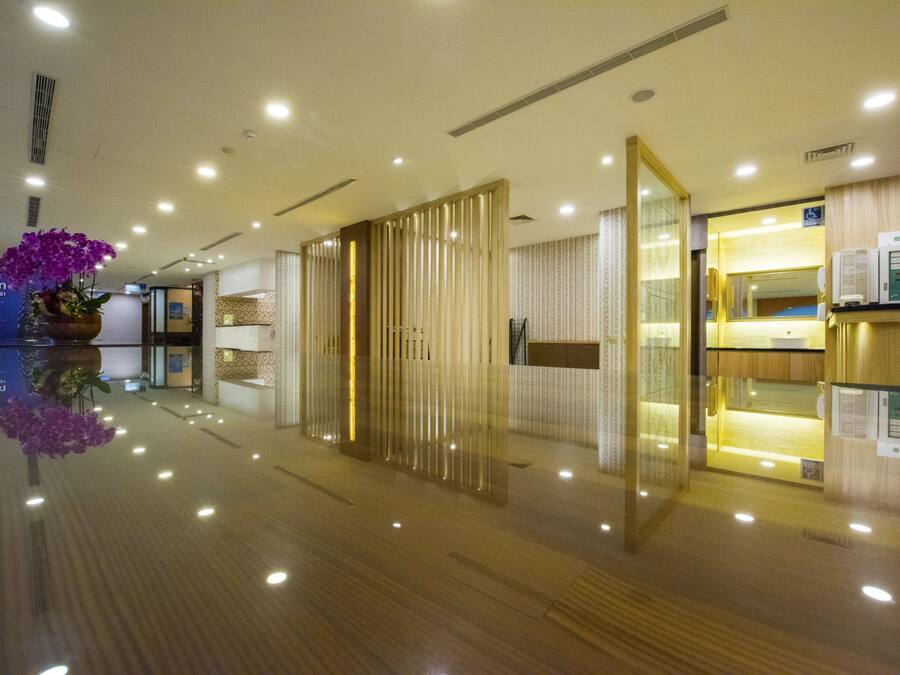 Coin salon dans le hall