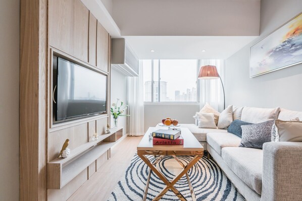 Leilighet – standard | Oppholdsområde | Flatskjerm-TV