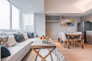 Leilighet – standard | Oppholdsområde | Flatskjerm-TV