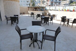 Terrace/patio - Firat Mert Hotel (Cesme)