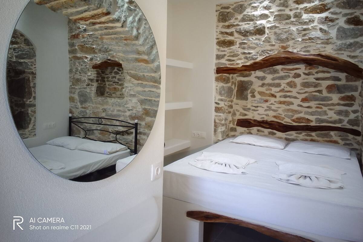 Classic Apartment | Iron/ironing board, WiFi (free)