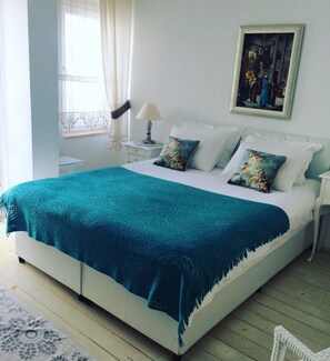Deluxe Double Room | Desk, free WiFi, bed sheets - Pervin Hanim Konagi (Cesme)