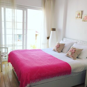 Deluxe-dobbeltværelse | Skrivebord, gratis Wi-Fi, sengetøj