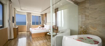 7 Seven Sea Hotel